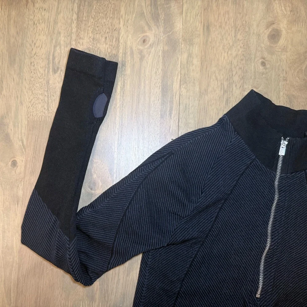 FP Movement Half Zip Rewind Layering Top, Black, XS/S - Picture 4 of 9